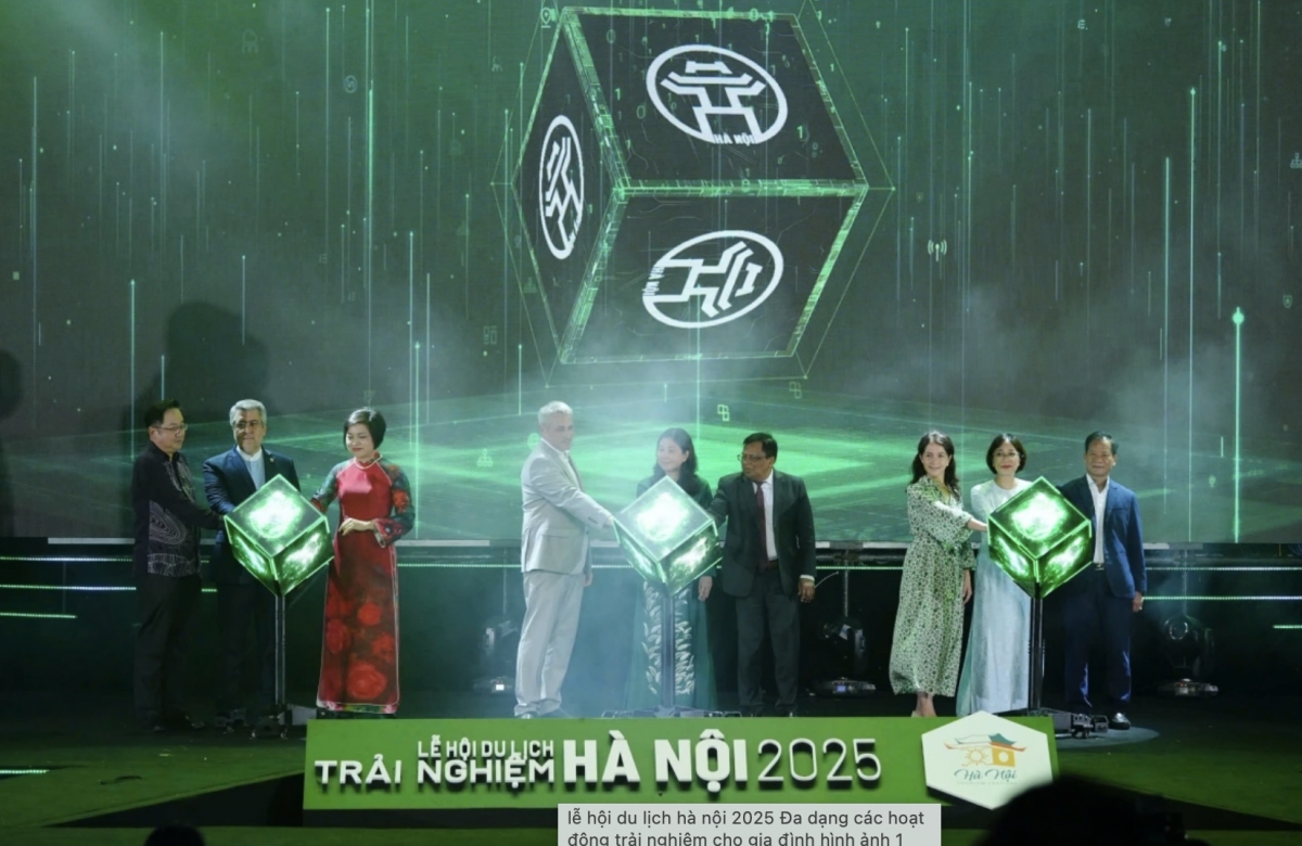 Diverse activities put on for visitors during Hanoi Tourism Festival 2025
